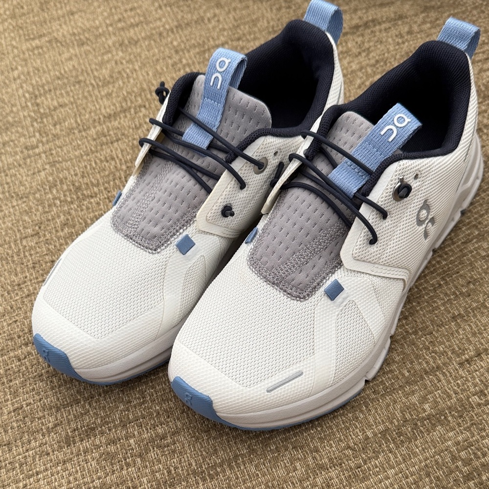 On Unisex-Child Cloud Sky (Big Kid) size 3.5